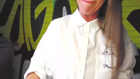 Snapshot of chloelewd chatting on 12.22.24 ChloeLewd online show from 12.22.24