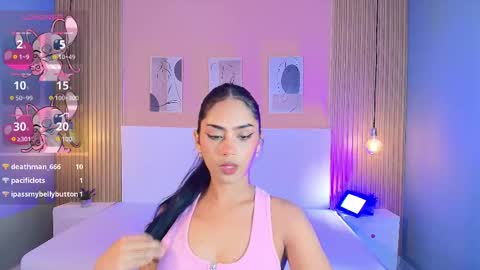 Snapshot of chloemoon9 chatting on 03.08.25 Chloe Moon online show from 03.08.25