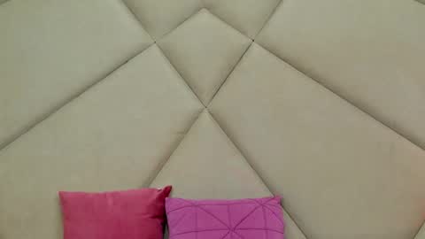 Chloe Vee online show from 02.15.26