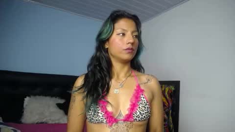 chloewills_ online show from 01.14.26