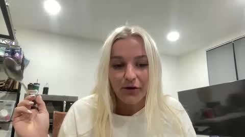 Chloe Babe online show from 01.10.26