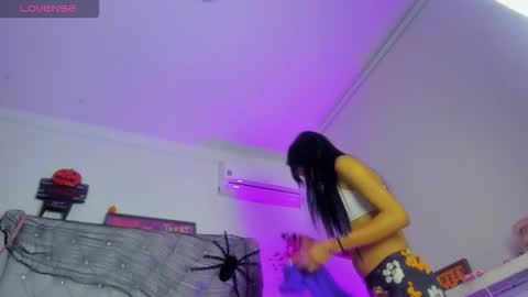 Snapshot of chocobunny1 chatting on 10.27.25 chocobunny1 online show from 10.27.25