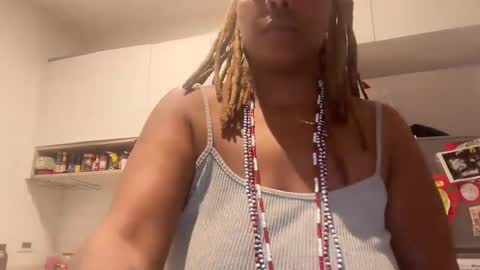 Snapshot of chocolatecakequeen chatting on 02.06.25 ChocolateCakeQueen online show from 02.06.25