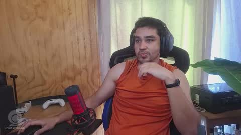 Snapshot of chocomate chatting on 11.25.25 chocomate online show from 11.25.25