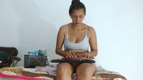 Snapshot of chocorramitavagina19 chatting on 03.28.26 maria online show from 03.28.26