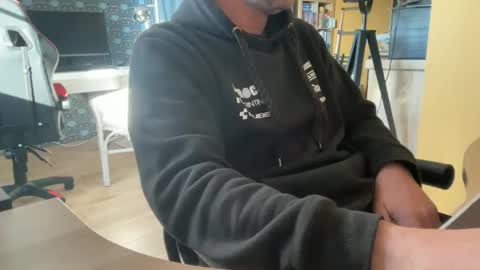 Snapshot of chris13abcd chatting on 04.01.26 chris13abcd online show from 04.01.26