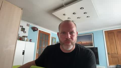 Snapshot of chris_buter chatting on 06.23.26 chris_buter online show from 06.23.26