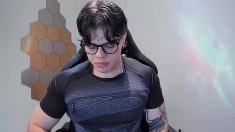 Snapshot of chris_cooperr chatting on 11.28.25 Chris Cooper Independent model online show from 11.28.25