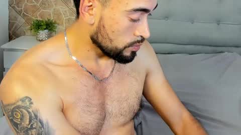 Snapshot of chris_kizz chatting on 12.19.24 chris_kizz online show from 12.19.24