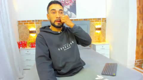 Snapshot of chris_kizz chatting on 12.29.24 chris_kizz online show from 12.29.24