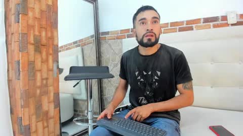 Snapshot of chris_kizz chatting on 12.30.24 chris_kizz online show from 12.30.24