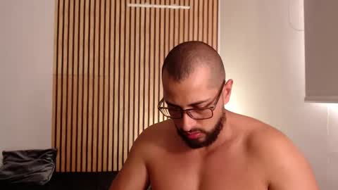 cris         Twitter magnum101010 insta magnumc20 online show from 11.03.25