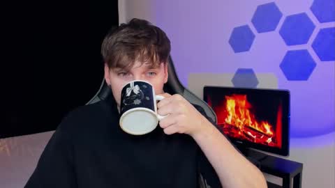 Snapshot of chris_tyson chatting on 02.12.25 Chris Tyson online show from 02.12.25