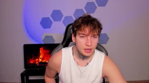 Snapshot of chris_tyson chatting on 11.19.25 Chris Tyson online show from 11.19.25