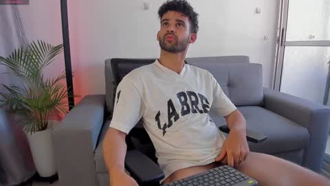 Im Chirs IM MODEL INDEPENDT online show from 01.07.25