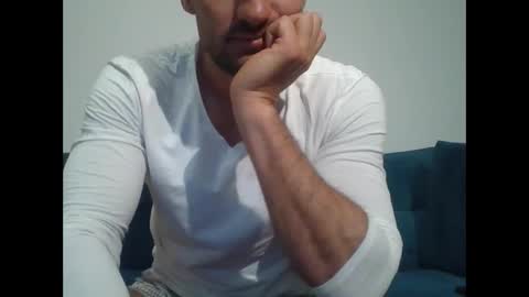 Snapshot of chrisaron chatting on 04.16.26 chrisaron online show from 04.16.26