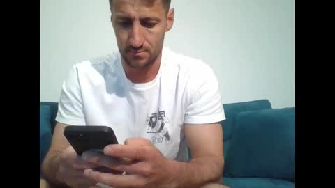 Snapshot of chrisaron chatting on 04.17.26 chrisaron online show from 04.17.26