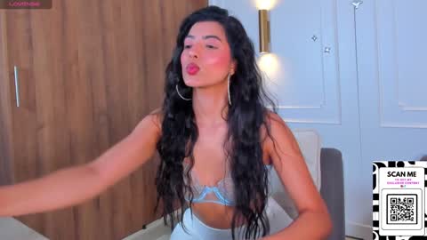 Snapshot of chrishell_ chatting on 02.03.25 Chrishell online show from 02.03.25