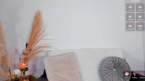 Snapshot of chrishell_ chatting on 10.09.25 Chrishell online show from 10.09.25