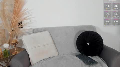 Snapshot of chrishell_ chatting on 11.16.25 Chrishell online show from 11.16.25