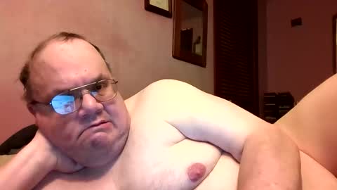 Snapshot of chrismini312 chatting on 06.10.26 Chris The Jerk Off King online show from 06.10.26