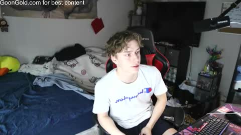 Snapshot of christianslong chatting on 03.18.26 christianslong online show from 03.18.26