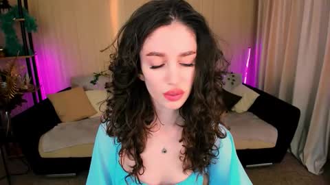 christinaconteeree online show from 09.10.25