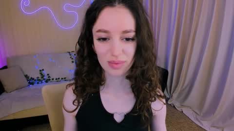 christinaconteeree online show from 09.23.25