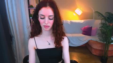 christinaconteeree online show from 10.23.25