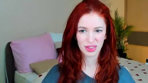 Snapshot of christinaconteeree chatting on 06.20.26 christinaconteeree online show from 06.20.26