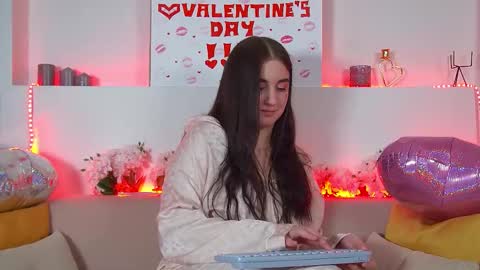 Christina online show from 02.15.25