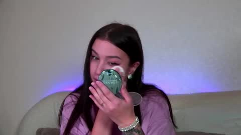 Christina online show from 10.21.25