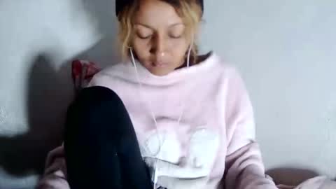 christine213 online show from 01.14.25