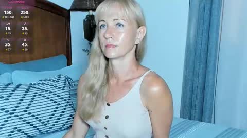 Snapshot of christine_35 chatting on 10.25.25 Christine - online show from 10.25.25