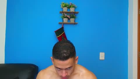 Snapshot of christopher_w chatting on 12.16.24 Christopher online show from 12.16.24