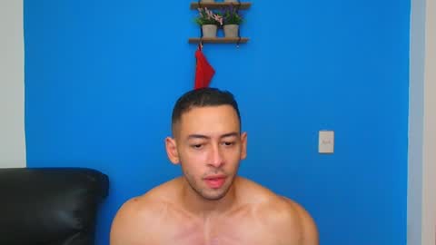 Snapshot of christopher_w chatting on 01.01.25 Christopher online show from 01.01.25