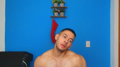 Snapshot of christopher_w chatting on 01.04.25 Christopher online show from 01.04.25