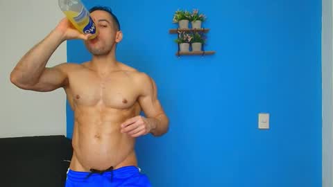 Snapshot of christopher_w chatting on 09.10.25 Christopher online show from 09.10.25