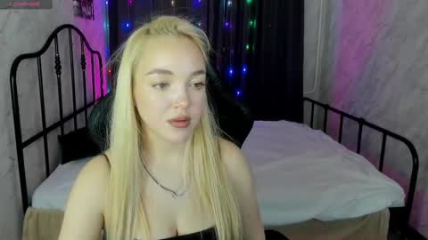 Snapshot of christy_little chatting on 02.27.25 hristy3 online show from 02.27.25