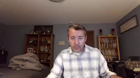 Snapshot of chrisw8121 chatting on 11.19.25 chrisw8121 online show from 11.19.25