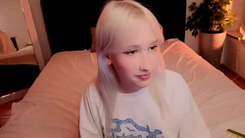 Snapshot of chrome_heartz chatting on 05.16.26 EvaBlonde TayaBrunette EliieBlack hair online show from 05.16.26