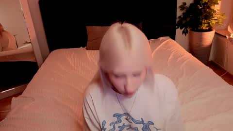 Snapshot of chrome_heartz chatting on 05.16.26 EvaBlonde TayaBrunette EliieBlack hair online show from 05.16.26