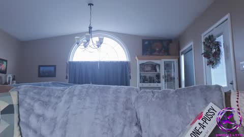 Snapshot of chroniclove chatting on 12.20.24 Marley online show from 12.20.24