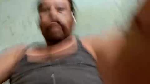 Snapshot of chuvi69 chatting on 12.04.25 Jose online show from 12.04.25