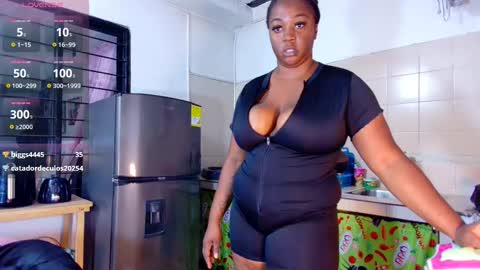 Snapshot of ciaraebonyxxx chatting on 02.14.25 ciaraebonyxxx online show from 02.14.25