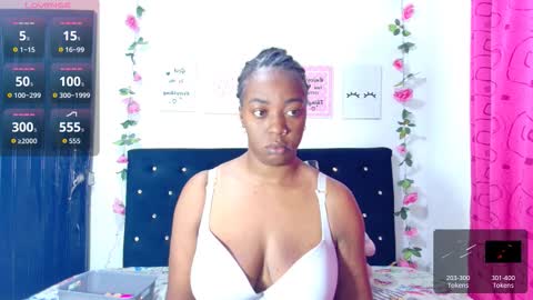 Snapshot of ciaraebonyxxx chatting on 10.07.25 ciaraebonyxxx online show from 10.07.25