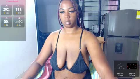 Snapshot of ciaraebonyxxx chatting on 10.29.25 ciaraebonyxxx online show from 10.29.25