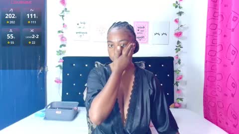 Snapshot of ciaraebonyxxx chatting on 11.23.25 ciaraebonyxxx online show from 11.23.25