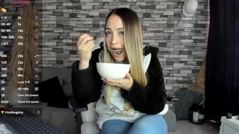 Ciindy Lovers online show from 10.03.25