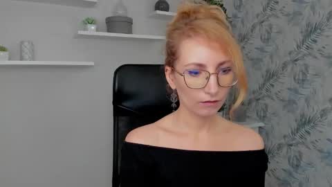 Snapshot of cinderellamoon chatting on 03.02.26 Cinderella online show from 03.02.26